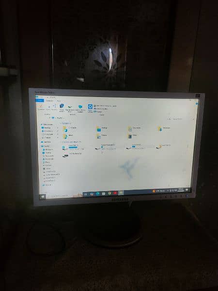 Samsung 19" syncmaster LCD monitor fresh model 940BW 1