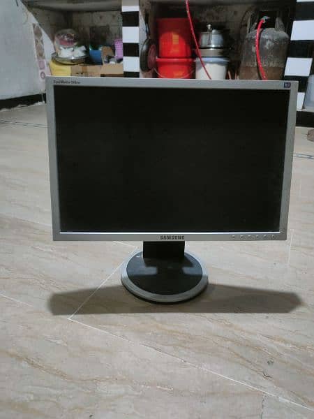 Samsung 19" syncmaster LCD monitor fresh model 940BW 5