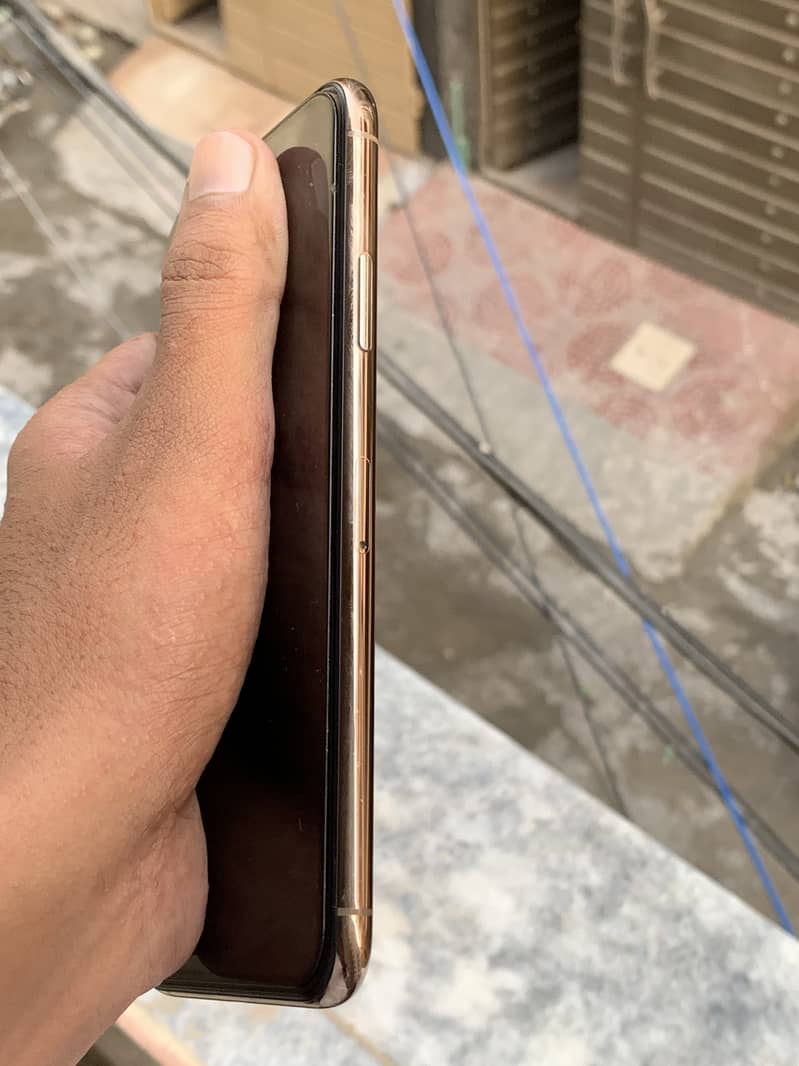 iphone 11 pro max PTA approved 1