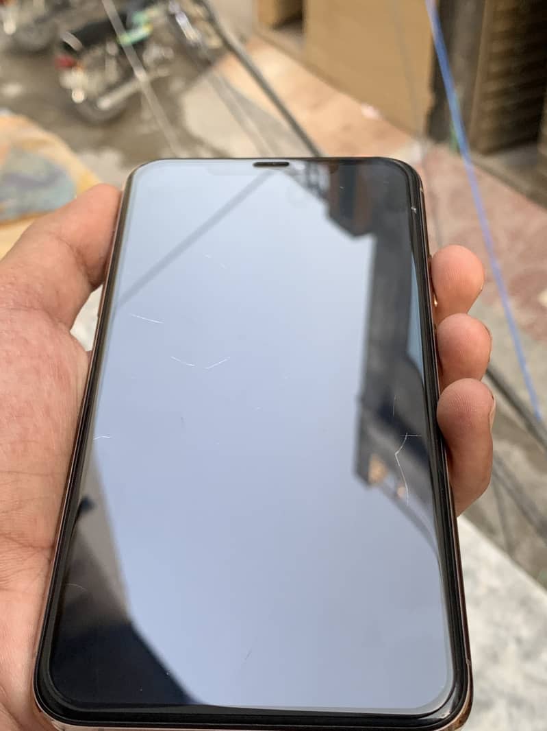 iphone 11 pro max PTA approved 4