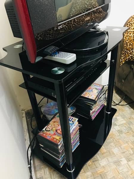 Nobel Tv with Tv Trolley almost new condition 3