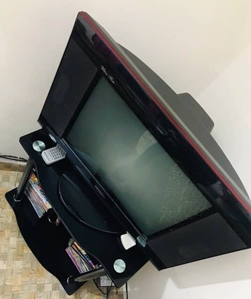 Nobel Tv with Tv Trolley almost new condition 6