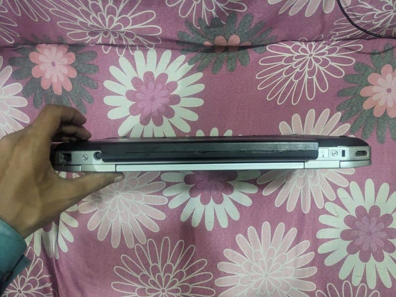 Dell Laptop 3