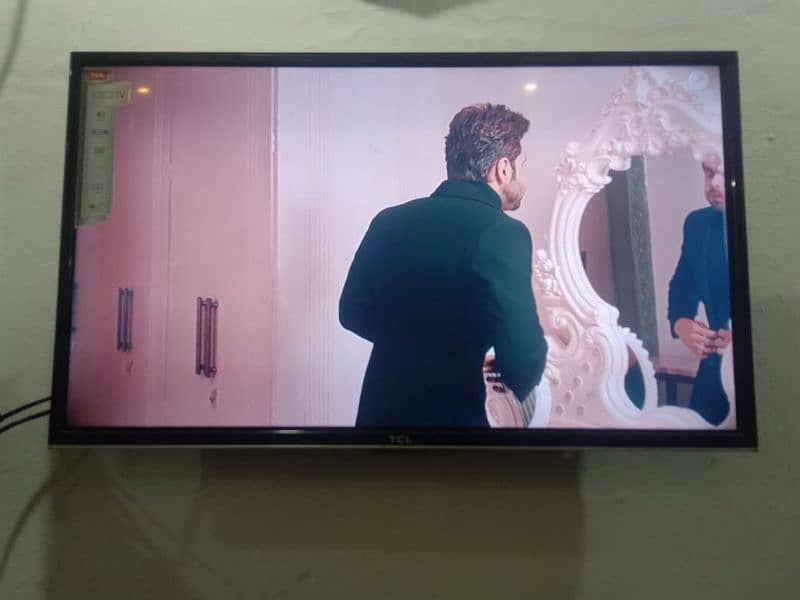 TCL 32 inch led for sale and exchange with 40 inch led 2