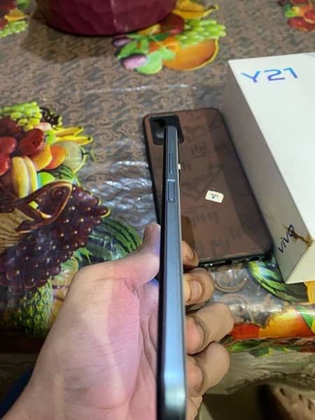 Vivo Y21 4/64 gb With box and Charger 4