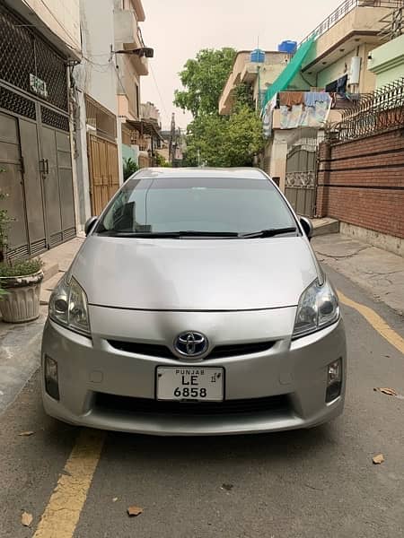 Toyota Prius 2011 1