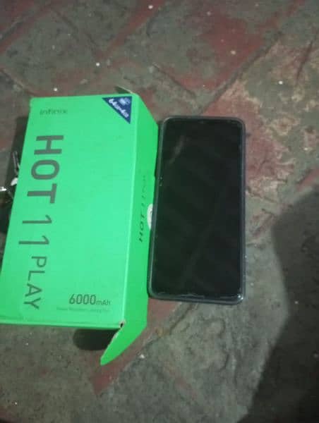 Infinix hot 11 play with box. (0 3 2 2 5 3 9 9 0 8 9) 4