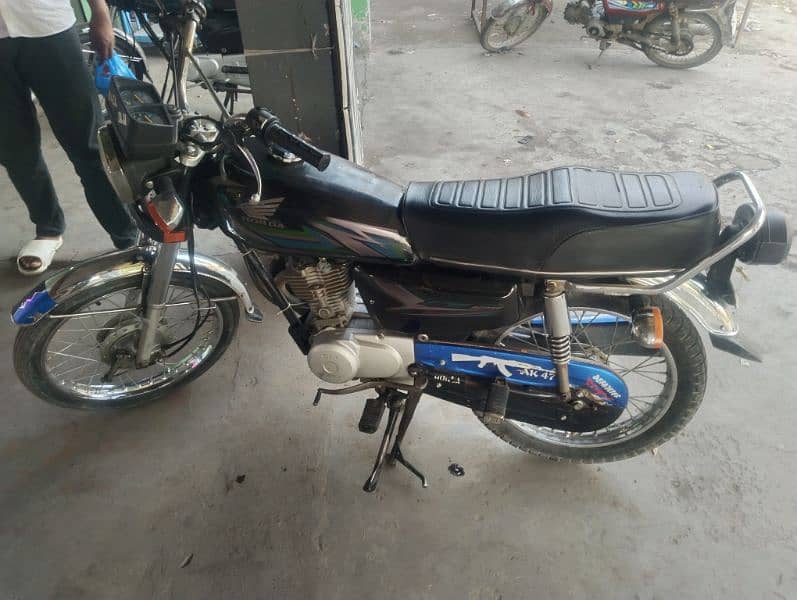 Honda 125  total original 6