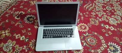 MacBook Pro Same as new condition 4/512