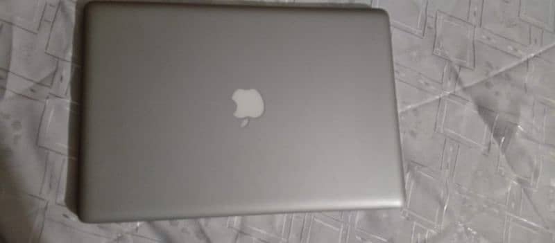 MacBook Pro Same as new condition 4/512 6