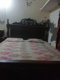 best used bed with mirror