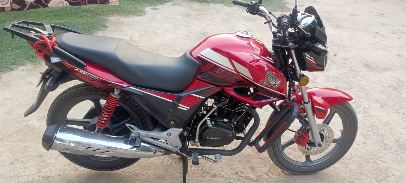 Honda CB150f 2022 4