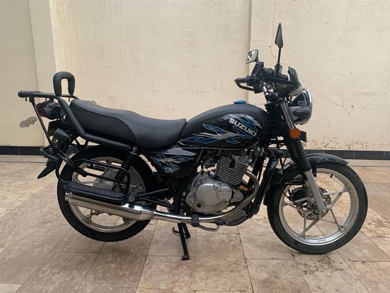 Suzuki GS150 SE 2022 model genuine 6000km driven 3