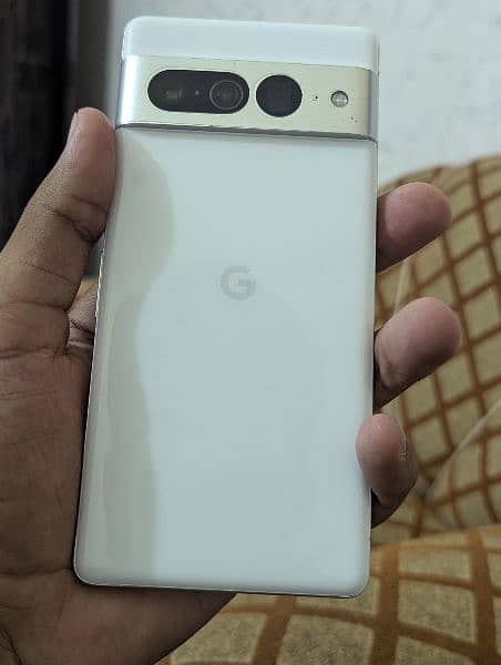 Google pixel 7 pro 10/10. Motherboard replaceable. 1