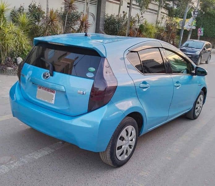 Toyota Aqua 2014 5