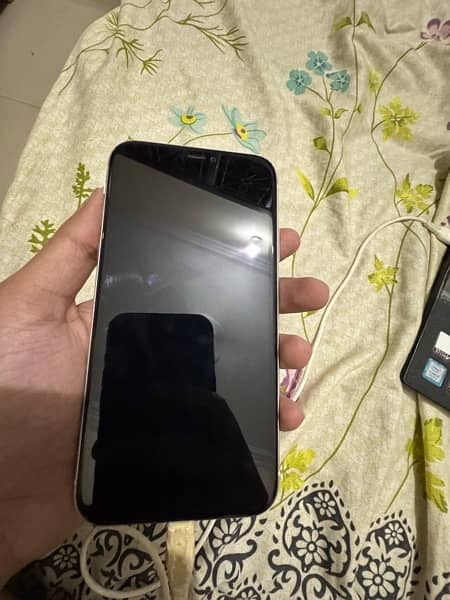 iphone 11 64gb pta with box 5