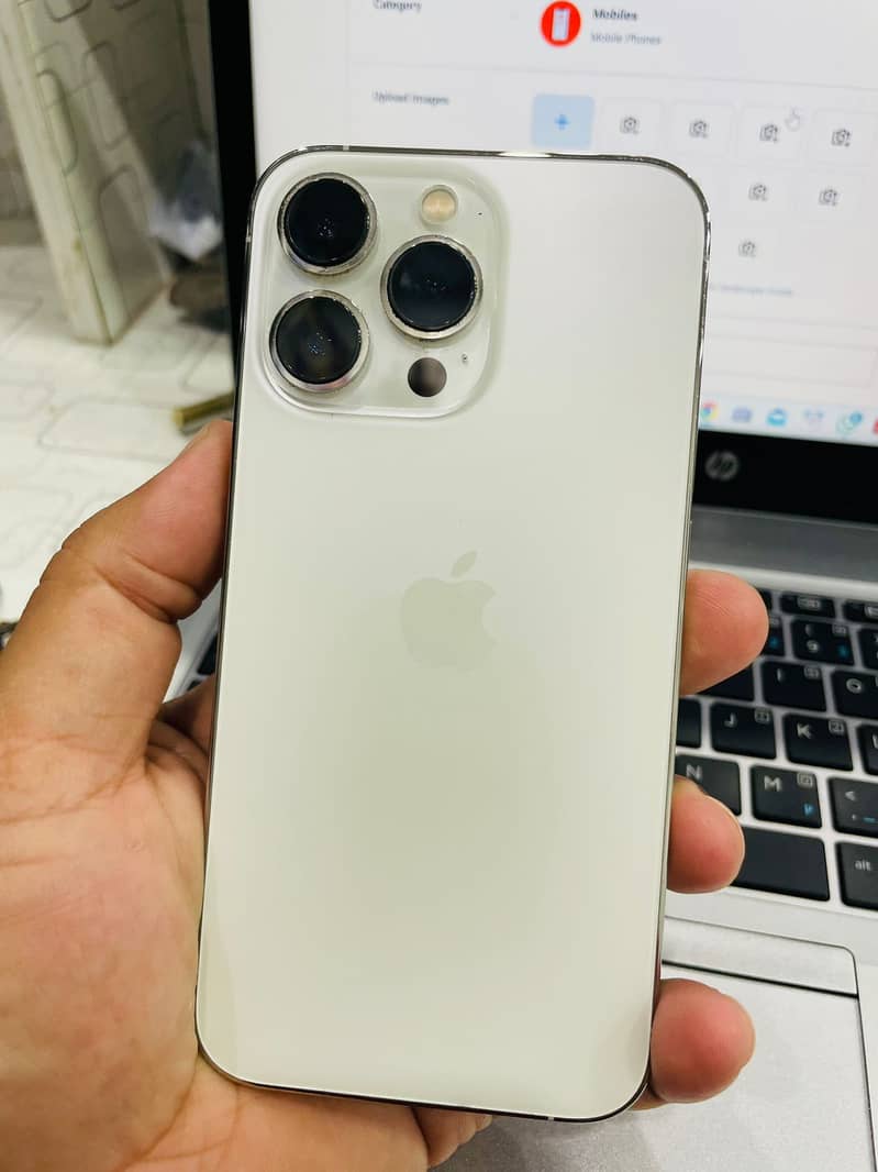 iphone 13 pro 256 Gb factory unloc 10/10 condition 0