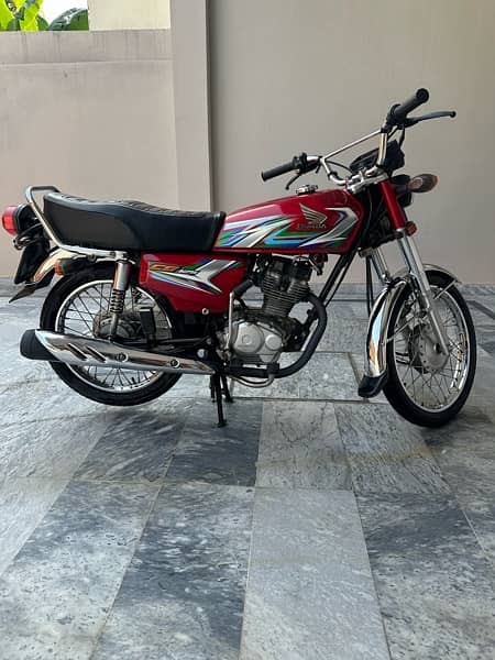 Honda cg 125 2022-23 Red 4