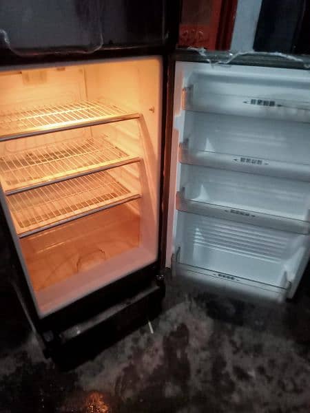 Dawlance fridge medium saiz 9