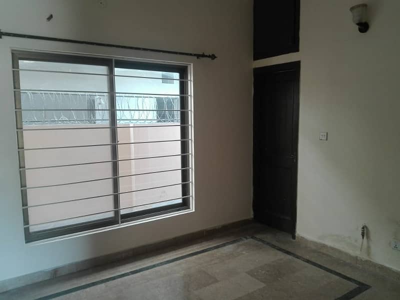 F10 Beautiful House For Rent 6 Bedroom 4