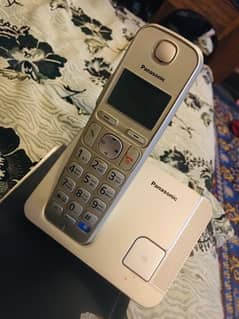 slightly used cordless Panasonic orignal phone in just 10k