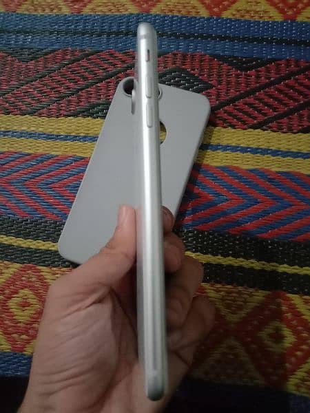 iphone 8 plus 64gb 10/10 Condition jv he bettery health 85% 4