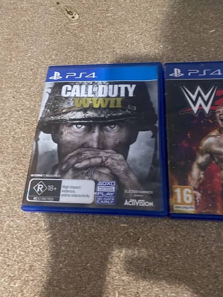 PS4 Disc(spider man 2k17 CODWW2 god of war) 4