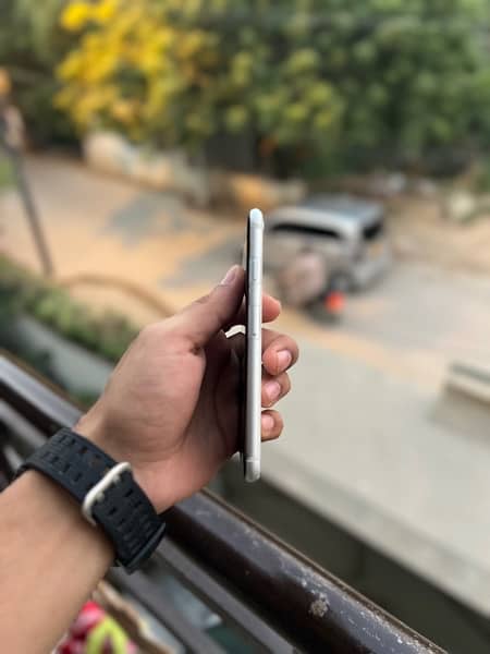 Iphone SE - 128GB 3