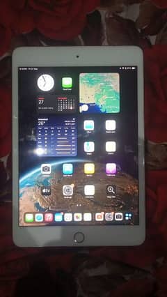 I Pad mini 5 with full box. 9/10 candion.