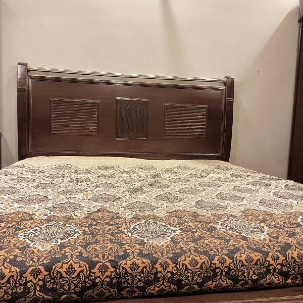 bed and wardrobe for sell 2