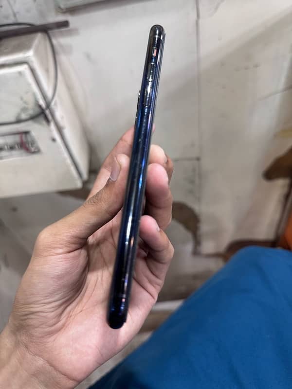 IPHONE 11 PRO MAXX 64GB 2