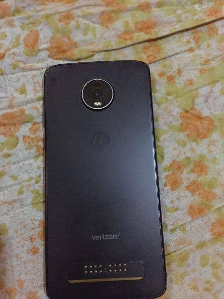 Moto Z4 3