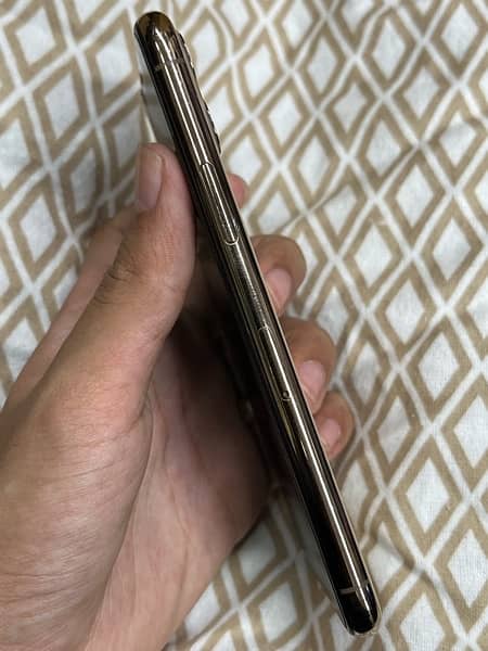 IPHONE 11 PRO 256GB 5