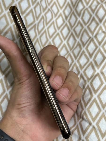 IPHONE 11 PRO 256GB 7