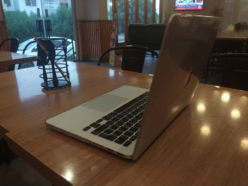 MacBook pro  (Model A1502) - Excellent Condition 3