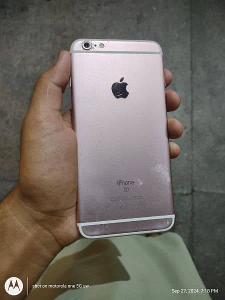 iphone 6s plus 32 gb ha 03070540077 on WhatsApp 0