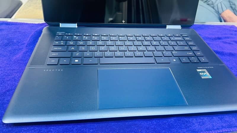 Hp Spectre 16-f1013dx 8