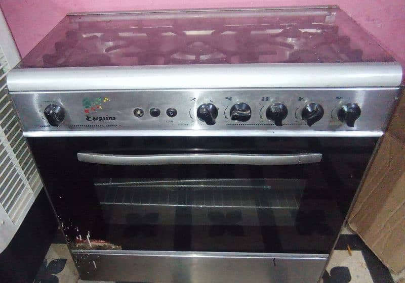 WCM 6500 Esquire Oven 0