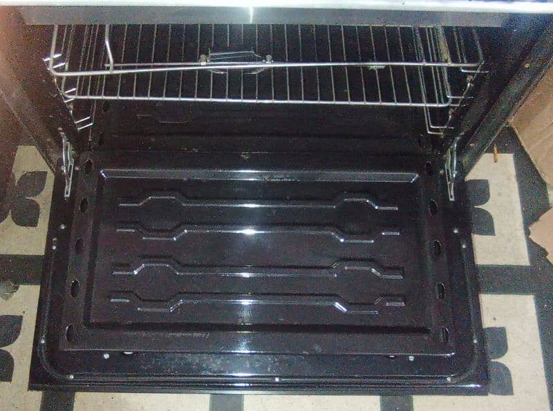 WCM 6500 Esquire Oven 4