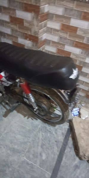 Ravi bike hai all ok 2014 model hai 2