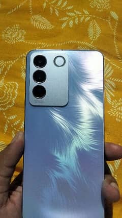 vivo v27e 10/9 condition charger with box bilkul ok ha     03066000121