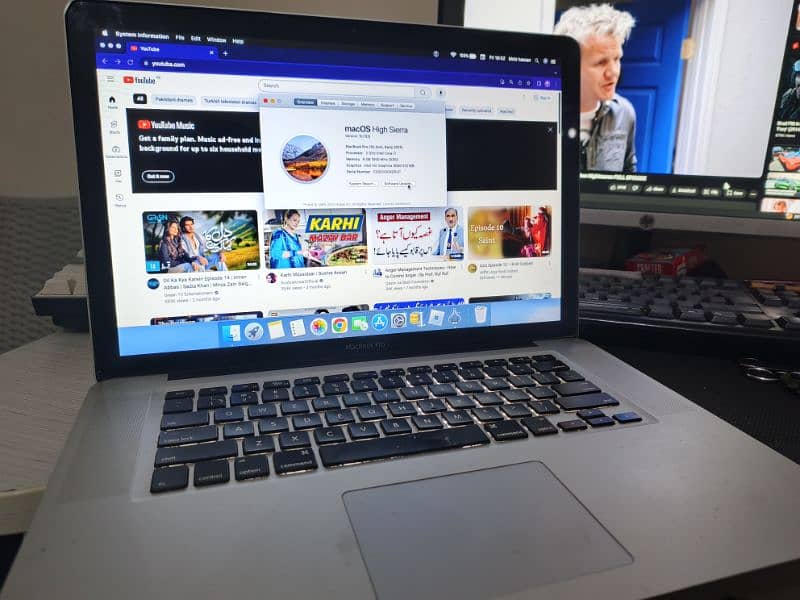 Apple Macbook pro 2011 i7 8gb ram 1