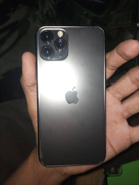 IPHONE 11 PRO 4