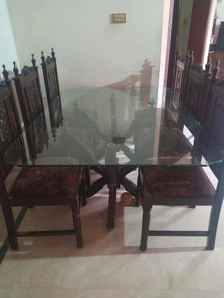 Dining table 0