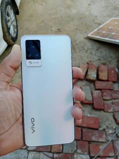 Vivo V21