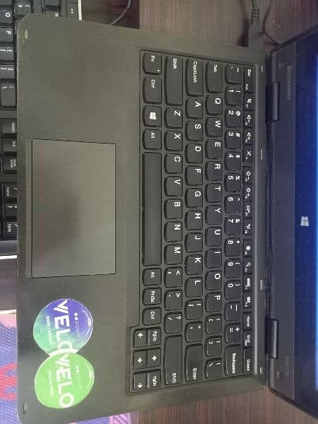 Lenovo Thinkpad Intel(R) Celeron(R) CPU N2930 1.83 GHz, Touchscreen 9