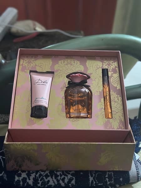 Dolce & Gabbana Dolce Garden Women Beauty Box Perfume Set. 3