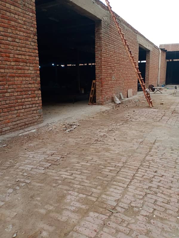 10000 square feet warehouse for rent in Ferozpur Road main good location with KVA load 2