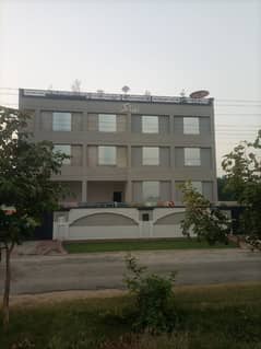 2 kanal house four story building for rent in Dha for call center software house school setup or any commercial activity