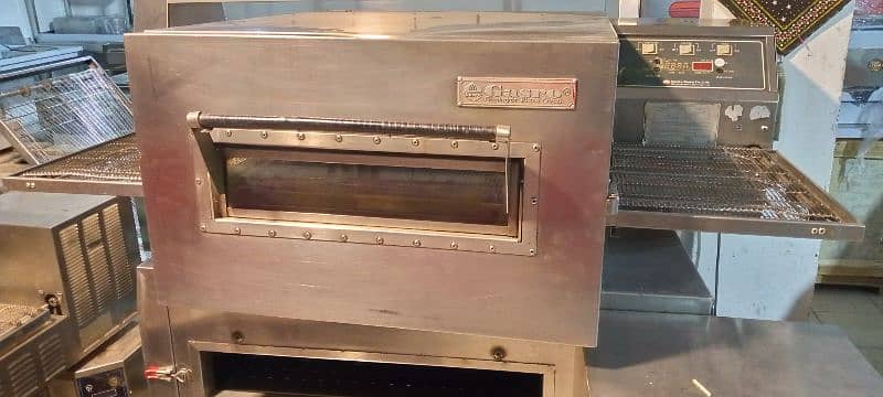 pizza oven conveyor 18" gasro// dough mixer// dough rooler// fryer 3